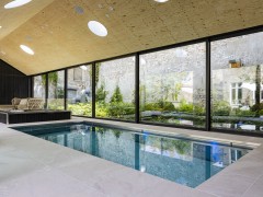 Van Eeckhoudt  Binnenzwembad met innovatieve functies en maatwerk wellness